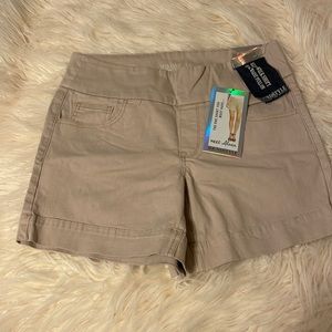 Soundstyle pull-on short - NWT. Nice wide waistband for comfort.